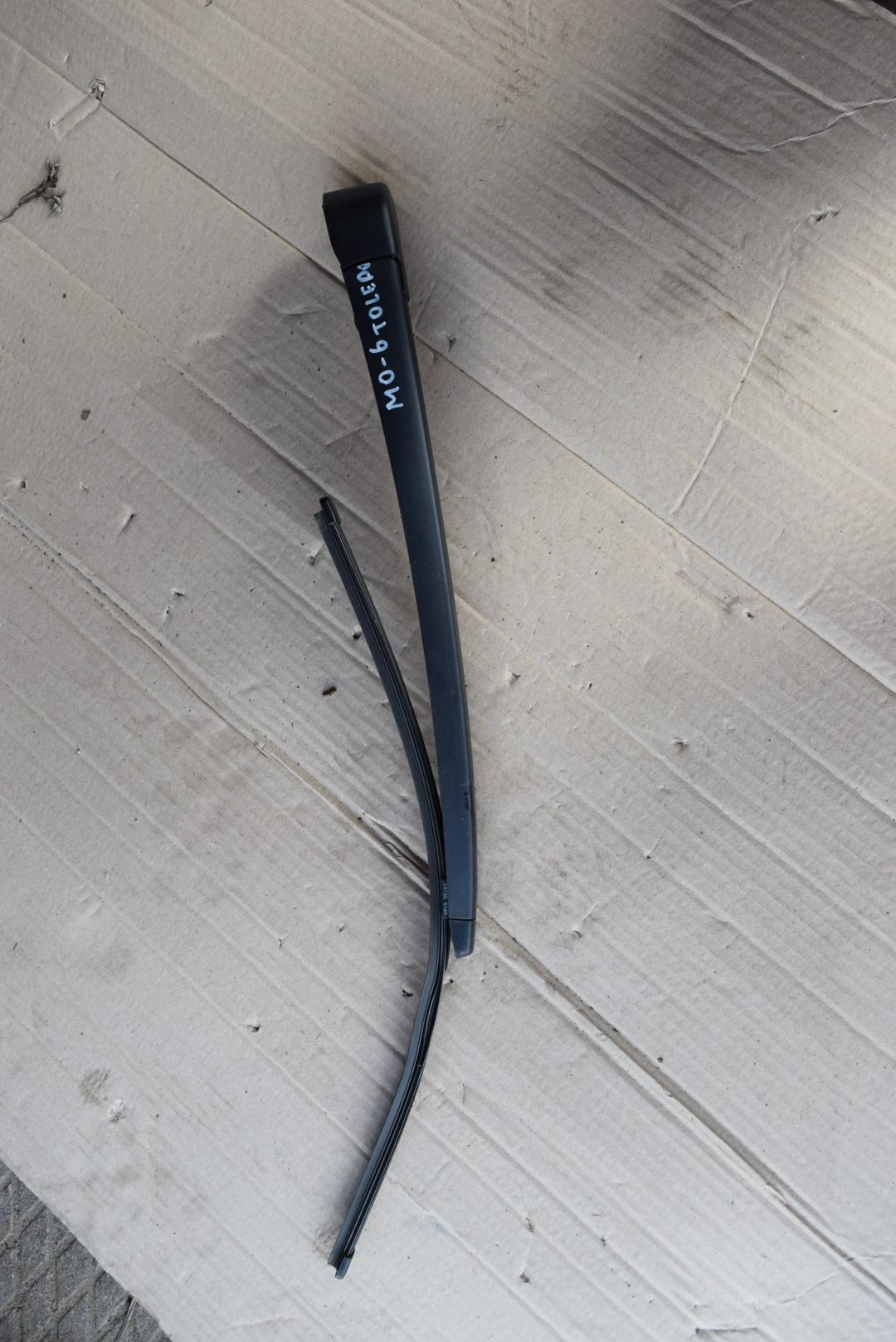 щеткодержатель задний SEAT Toledo 4 поколение 2014, МКПП, хетчбэк 5 дв., 5JA955707A - фото №1