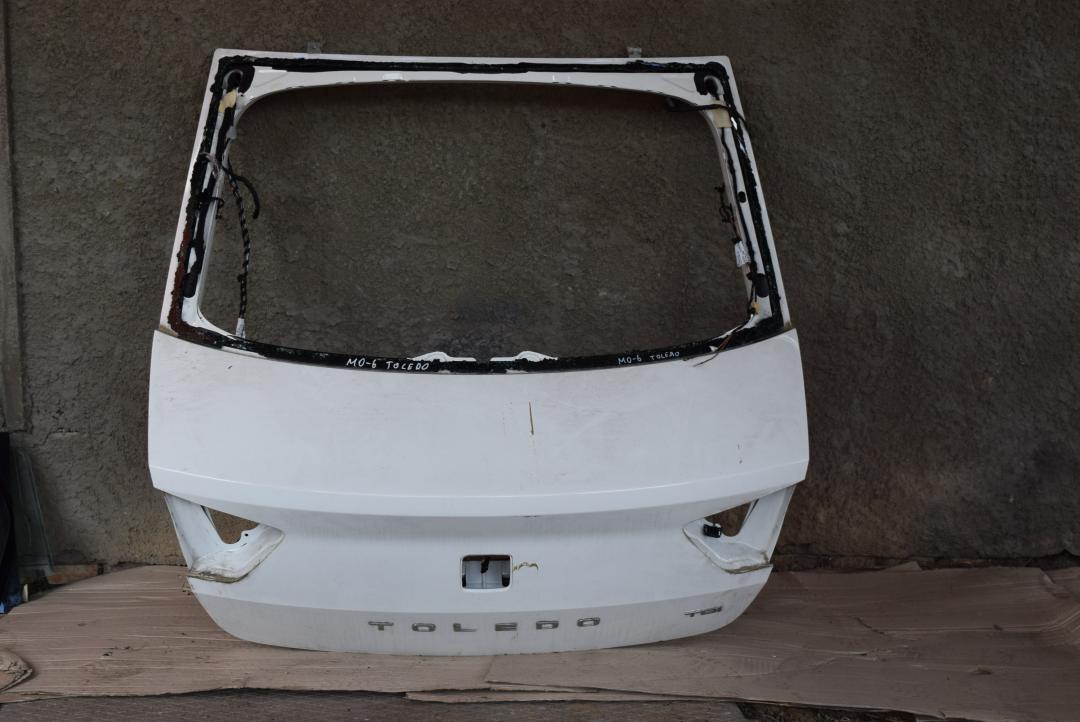 крышка багажника (дверь 3-5) SEAT Toledo 4 поколение 2014, МКПП, хетчбэк 5 дв. - фото №1