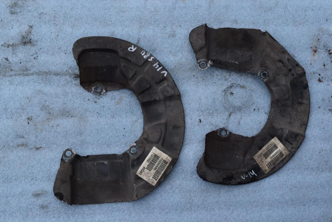 защитный кожух тормозного механизма Volvo S80 1 поколение 2001, 2.4 л., B 5244 S, бензин, МКПП, синий, седан, P39960644 - фото №1