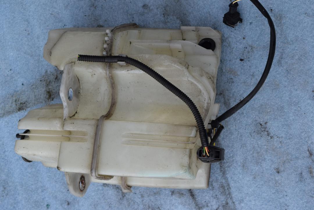 бачок омывателя Volvo S80 1 поколение 2001, 2.4 л., B 5244 S, бензин, МКПП, синий, седан, 9178881 - фото №1