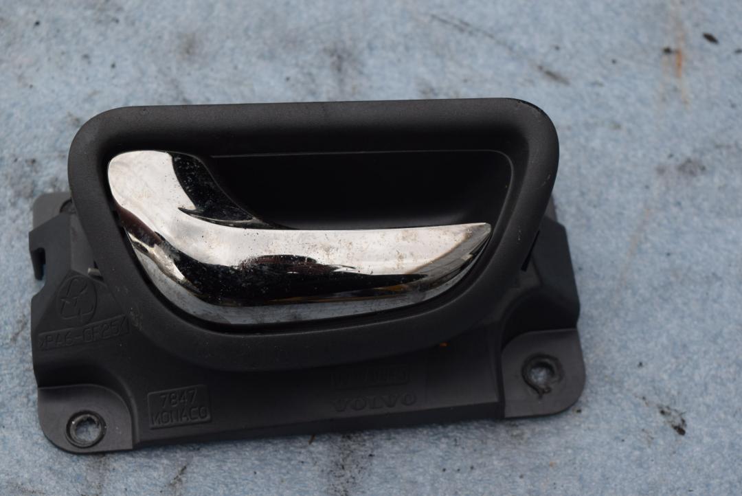 ручка внутренняя задняя левая Volvo S80 1 поколение 2001, 2.4 л., B 5244 S, бензин, МКПП, синий, седан, 09170045 - фото №1