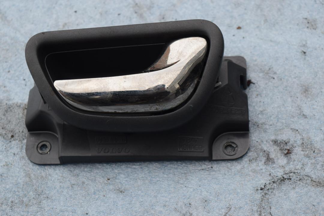 ручка внутренняя задняя правая Volvo S80 1 поколение 2001, 2.4 л., B 5244 S, бензин, МКПП, синий, седан, 09170046 - фото №1