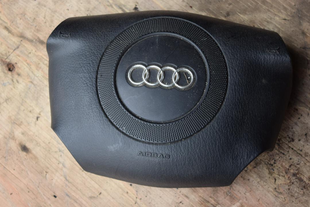 подушка безопасности водителя Audi A6 4B/C5 1999, 1.9 л., дизель, МКПП, седан, 4B0880201Q, 4B0880201AH - фото №1