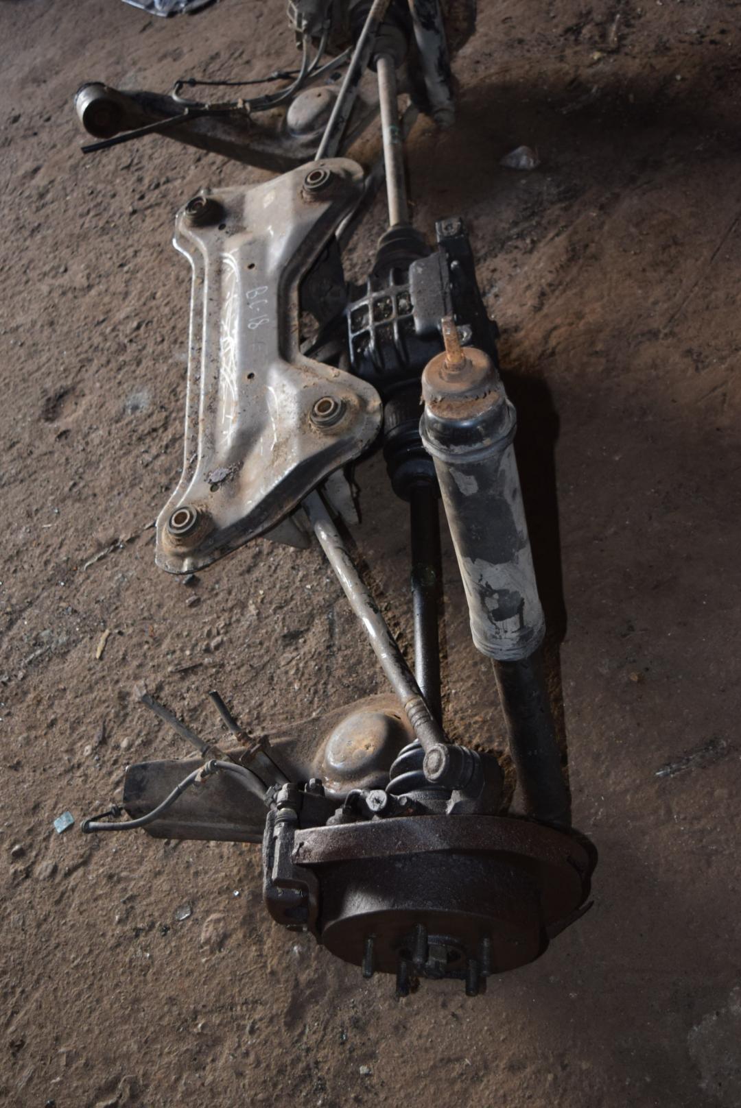 суппорт задний левый Hyundai Santa Fe 1 поколение (SM) 2003, 2.0 л., D4EA, дизель, МКПП, внедорожник 5 дв. - фото №1