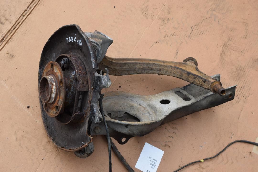 ступица задняя правая Volvo S80 1 поколение 2000, 2.5 л., дизель, МКПП, зеленый, седан - фото №1