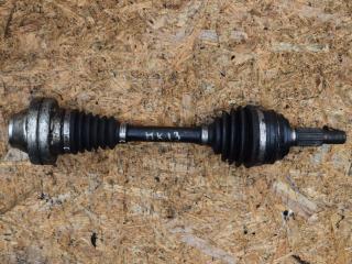 полуось передняя левая (приводной вал, ШРУС) Volkswagen Touareg 2 поколение [рестайлинг] 2015, 3.0 л., гибрид, АКПП, внедорожник 5 дв.