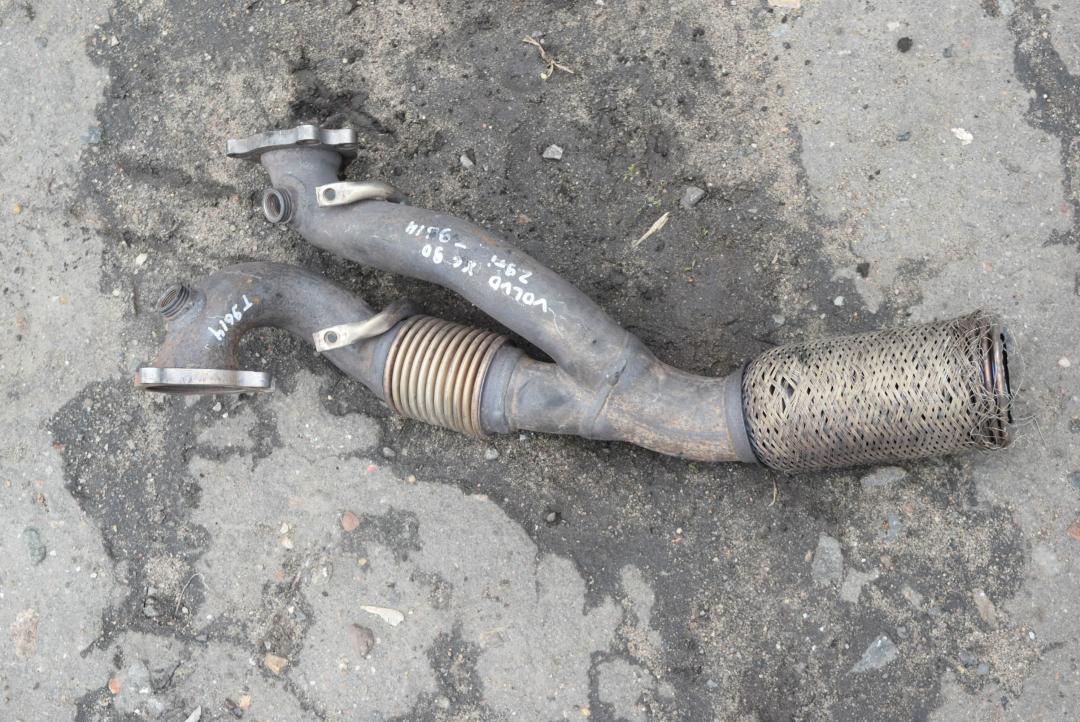 труба приемная глушителя Volvo XC90 1 поколение 2003, 2.9 л., бензин, АКПП, универсал, правый руль - фото №1