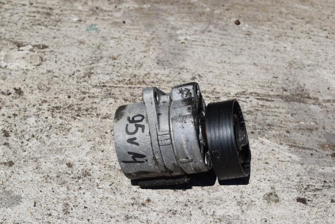 натяжитель Volvo XC90 1 поколение 2004, 2.9 л., бензин, АКПП, внедорожник 5 дв., правый руль - фото №1