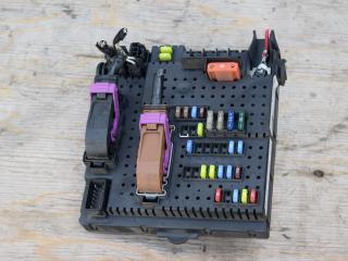 блок предохранителей Volvo XC90 1 поколение 2004, 2.9 л., бензин, АКПП, внедорожник 5 дв., правый руль, 8676391