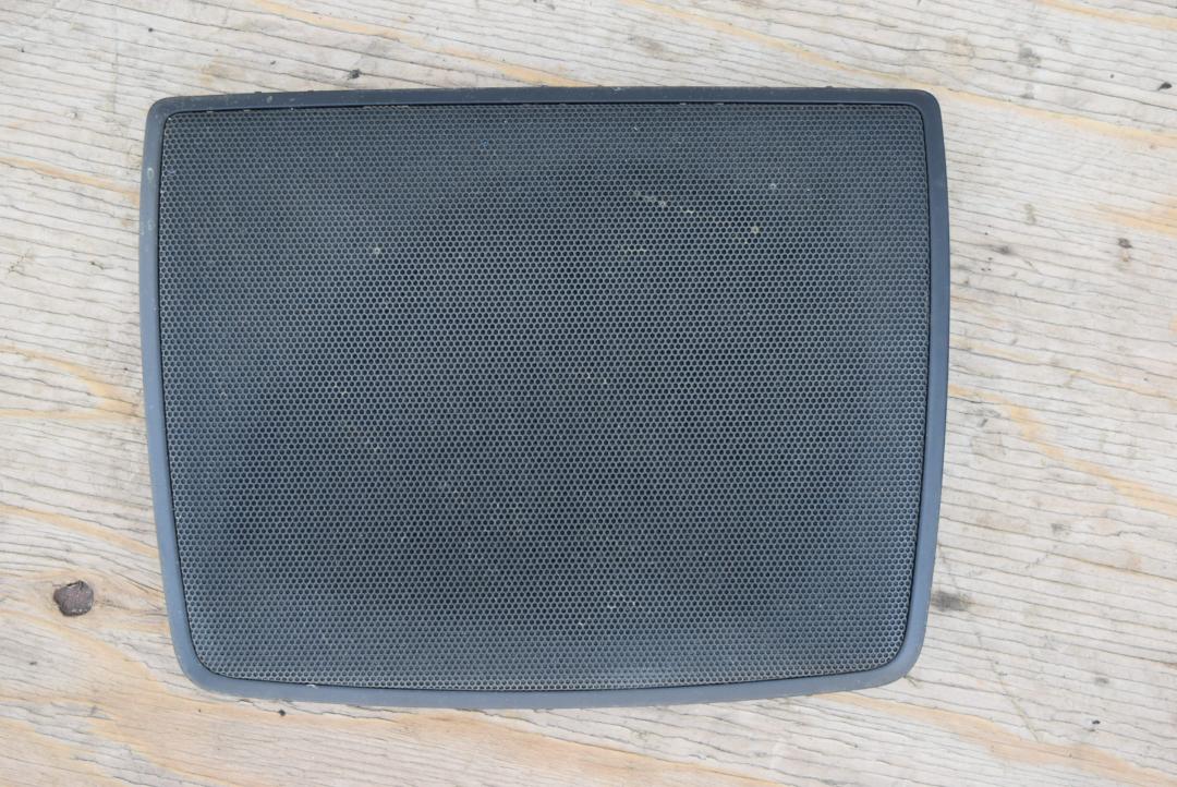 Накладка (сетка) динамика Volvo XC90 1 поколение 2004, 2.9 л., бензин, АКПП, внедорожник 5 дв., правый руль, 03409446 - фото №1