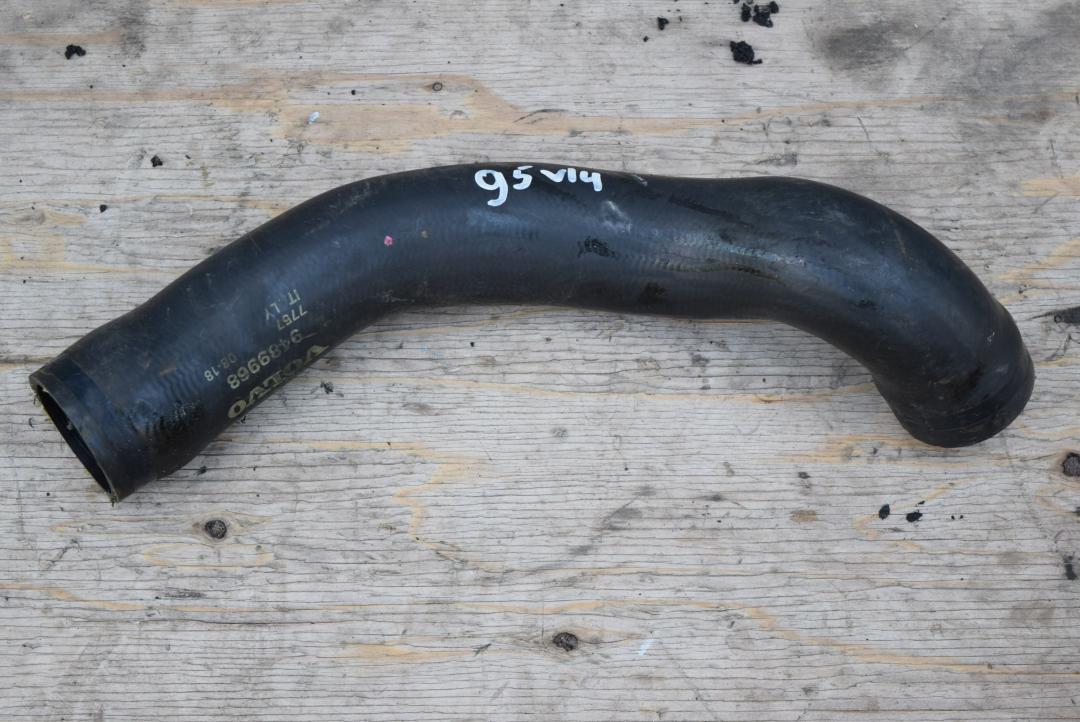 патрубок интеркулера Volvo XC90 1 поколение 2004, 2.9 л., бензин, АКПП, внедорожник 5 дв., правый руль, 9489968 - фото №1