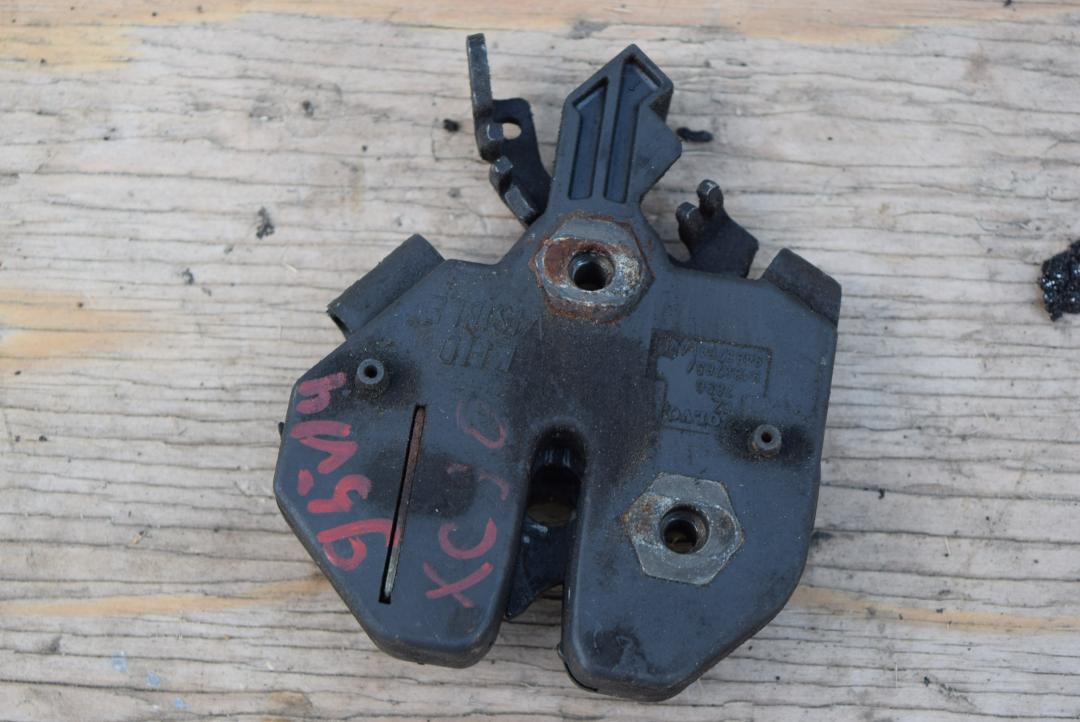 замок капота Volvo XC90 1 поколение 2004, 2.9 л., бензин, АКПП, внедорожник 5 дв., правый руль, 9483765 - фото №1