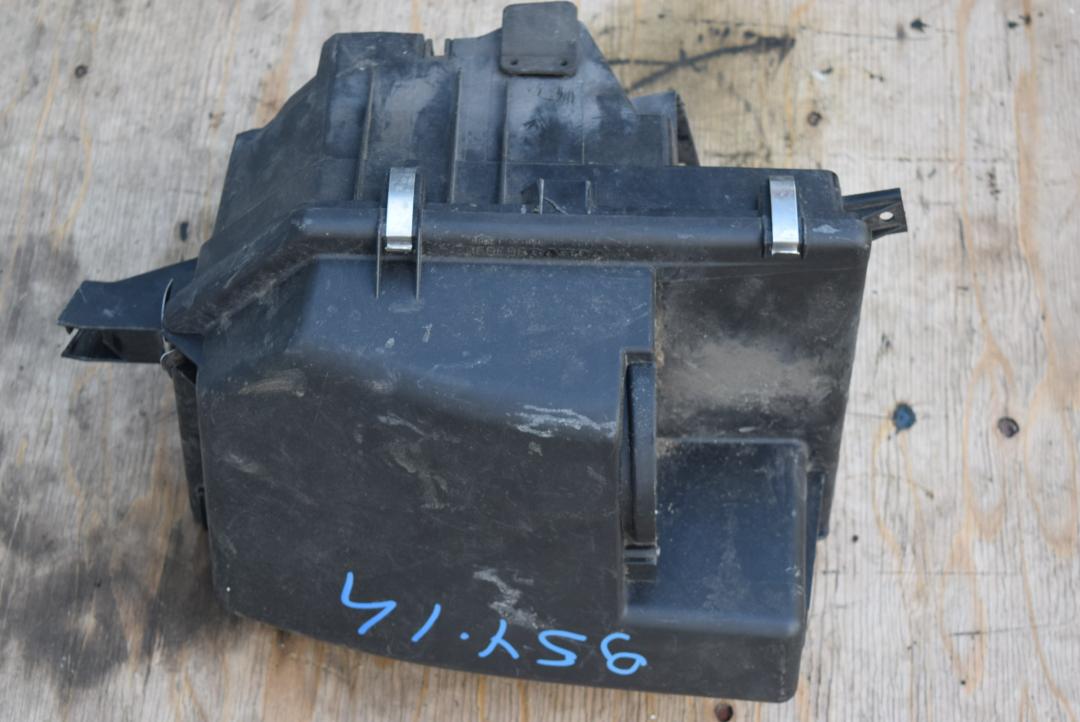 корпус воздушного фильтра Volvo XC90 1 поколение 2004, 2.9 л., бензин, АКПП, внедорожник 5 дв., правый руль, 8638962 - фото №1