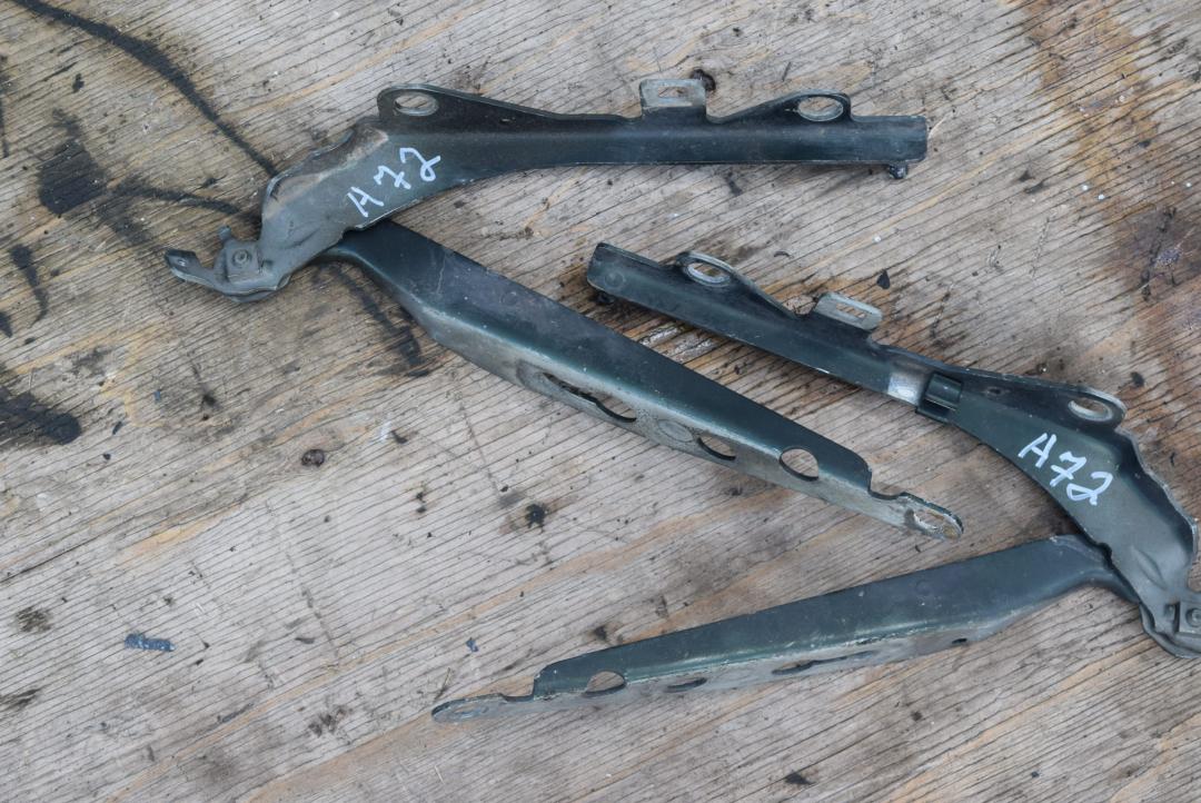 петля капота Volvo S80 1 поколение 2000, 2.0 л., B 5204 T, бензин, МКПП, седан, передний привод - фото №1