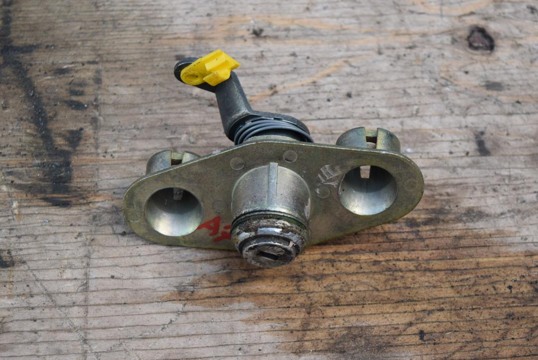 замок багажника Volvo S80 1 поколение 2000, 2.0 л., B 5204 T, бензин, МКПП, седан, передний привод - фото №1