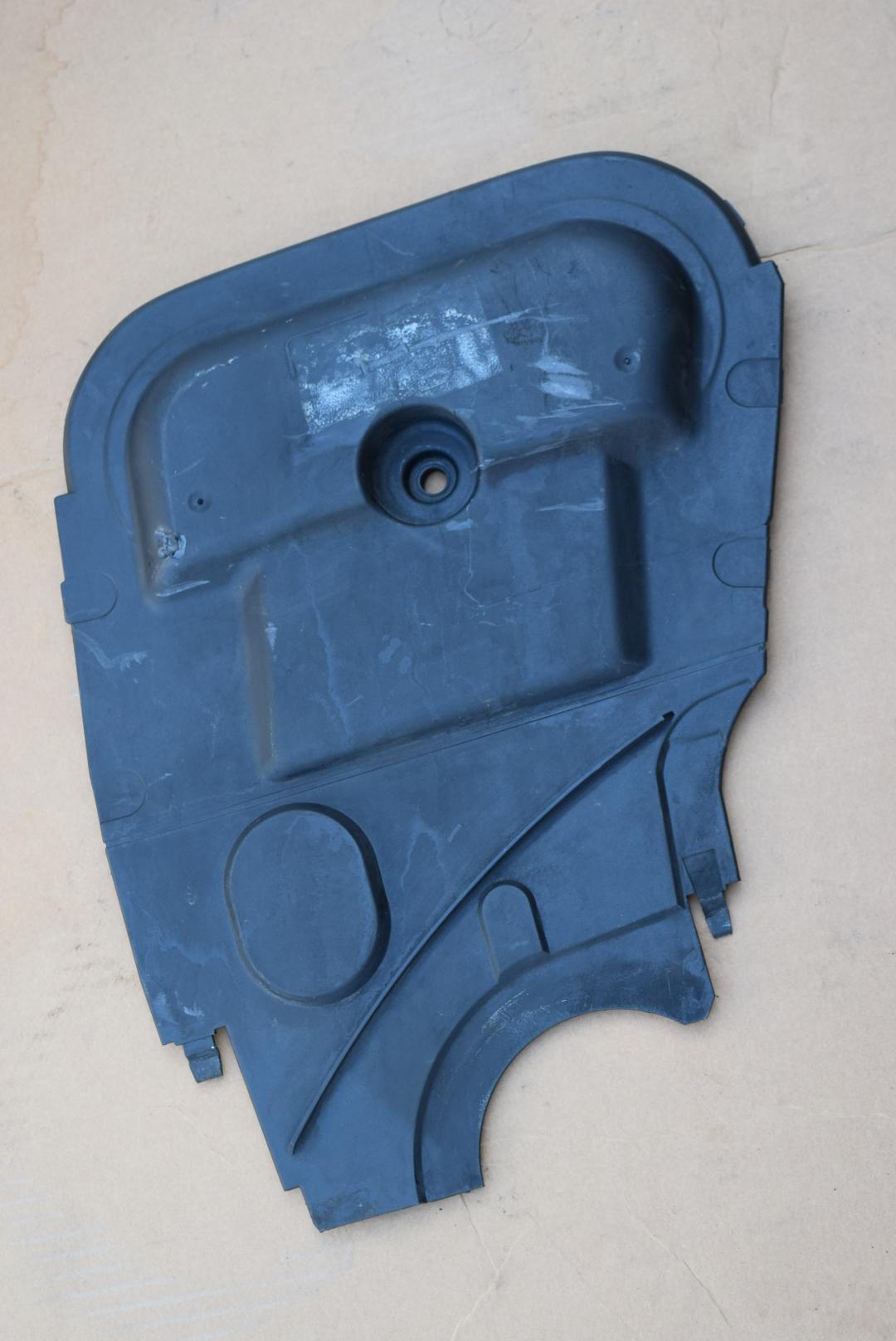 защита (кожух) ремня ГРМ Volvo C70 1 поколение 2001, 2.4 л., B 5244 T7, бензин, МКПП, купе, передний привод, 9180744 - фото №1