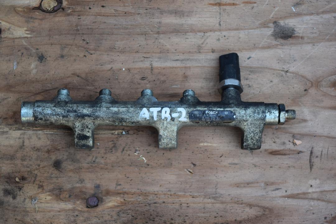 топливная рампа Renault Espace 3 поколение 2000, 2.2 л., дизель, МКПП, минивэн, 0281002405, 8200010077 - фото №1