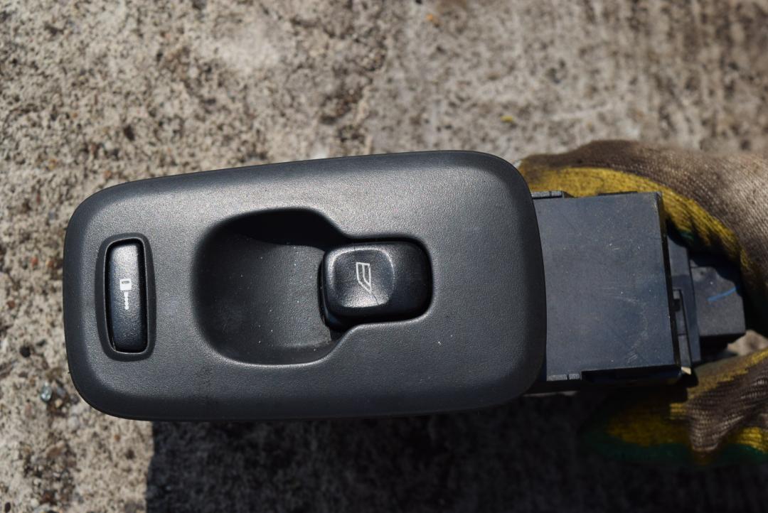 кнопка стеклоподъемника двери Volvo XC90 1 поколение 2005, 2.4 л., D5, D 5244 T, дизель, АКПП, внедорожник 5 дв., полный привод, правый руль, 9401804 - фото №1