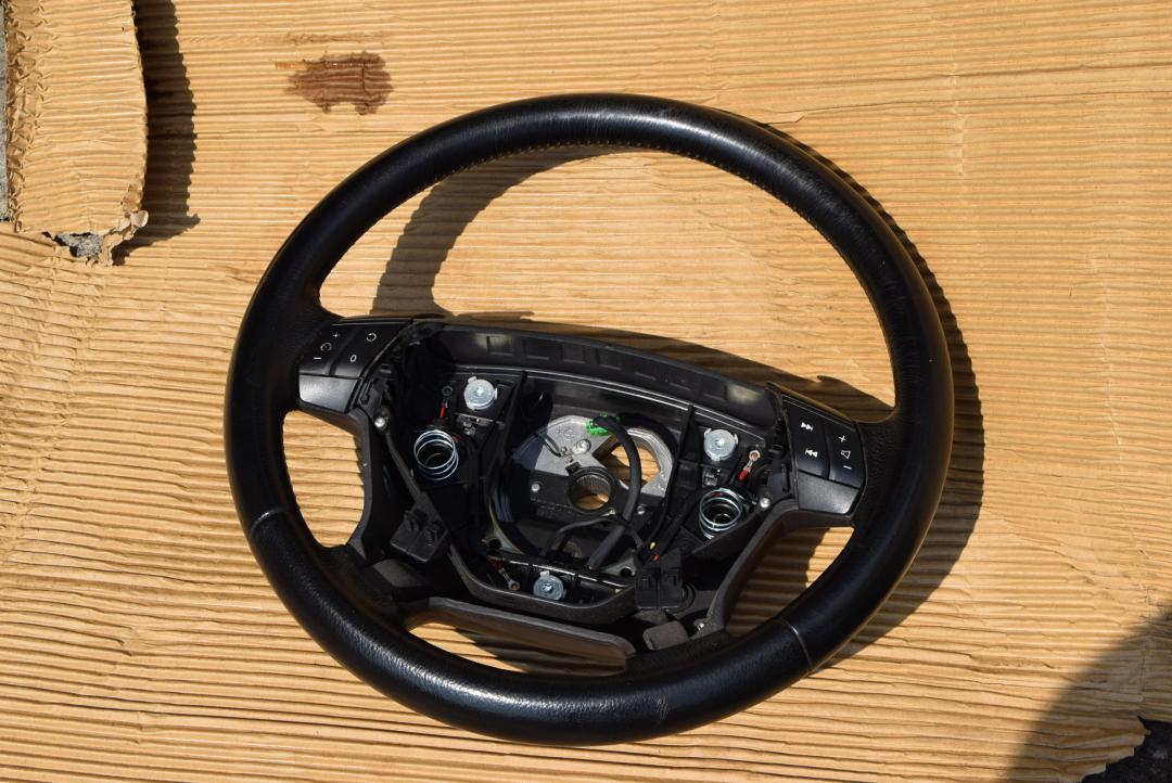 руль Volvo XC90 1 поколение 2005, 2.4 л., D5, D 5244 T, дизель, АКПП, внедорожник 5 дв., полный привод, правый руль - фото №1