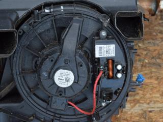 моторчик печки Volkswagen Touran 2 поколение 2016, 2.0 л., бензин, АКПП, седан, 3Q1819021