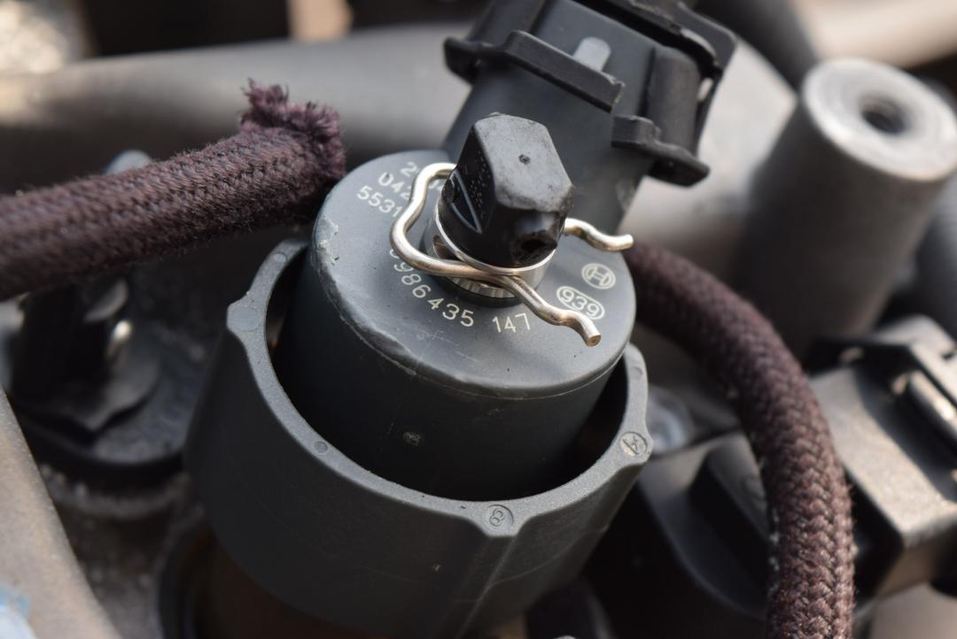 форсунка Hyundai Trajet 1 поколение 2003, 2.0 л., D4EA, дизель, МКПП, минивэн, 3380027000, 0986435147 - фото №1