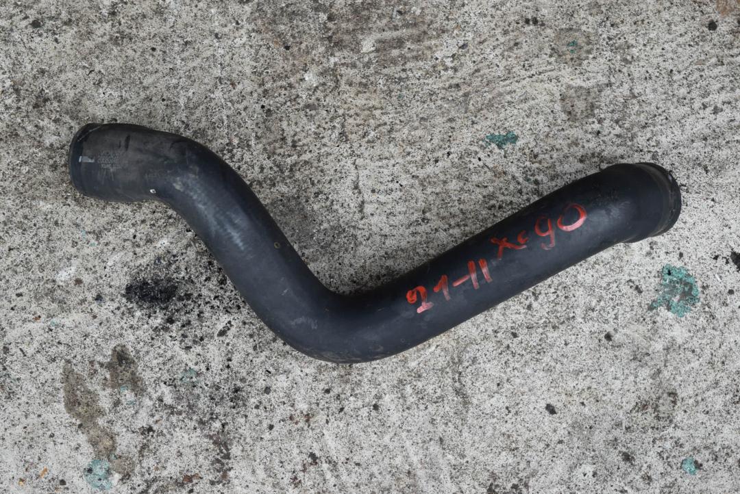 патрубок (трубопровод, шланг) Volvo XC90 1 поколение 2006, 2.4 л., D5, D 5244 T5, дизель, АКПП, внедорожник 5 дв., правый руль, 30680748 - фото №1