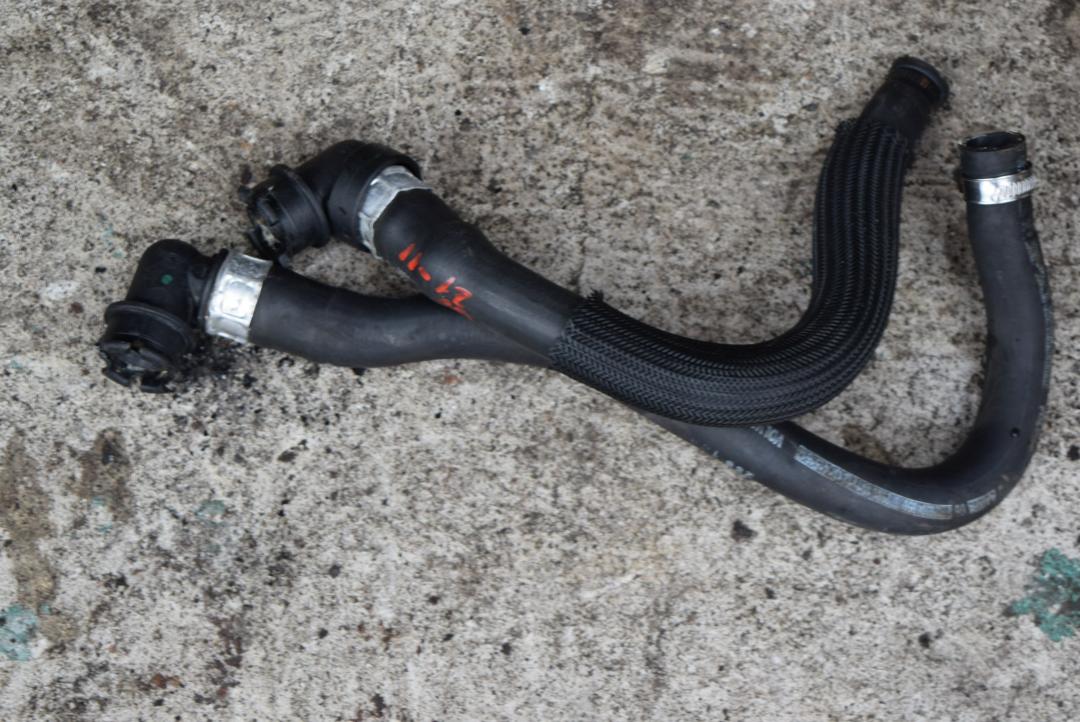 патрубок отопителя (печки) Volvo XC90 1 поколение 2006, 2.4 л., D5, D 5244 T5, дизель, АКПП, внедорожник 5 дв., правый руль, 30636934, 30745337 - фото №1