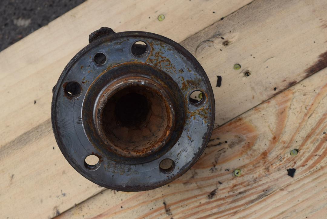 ступица задняя Volvo S60 2 поколение 2012, 2.0 л., D 5204 T3, дизель, МКПП, седан, передний привод, правый руль - фото №1