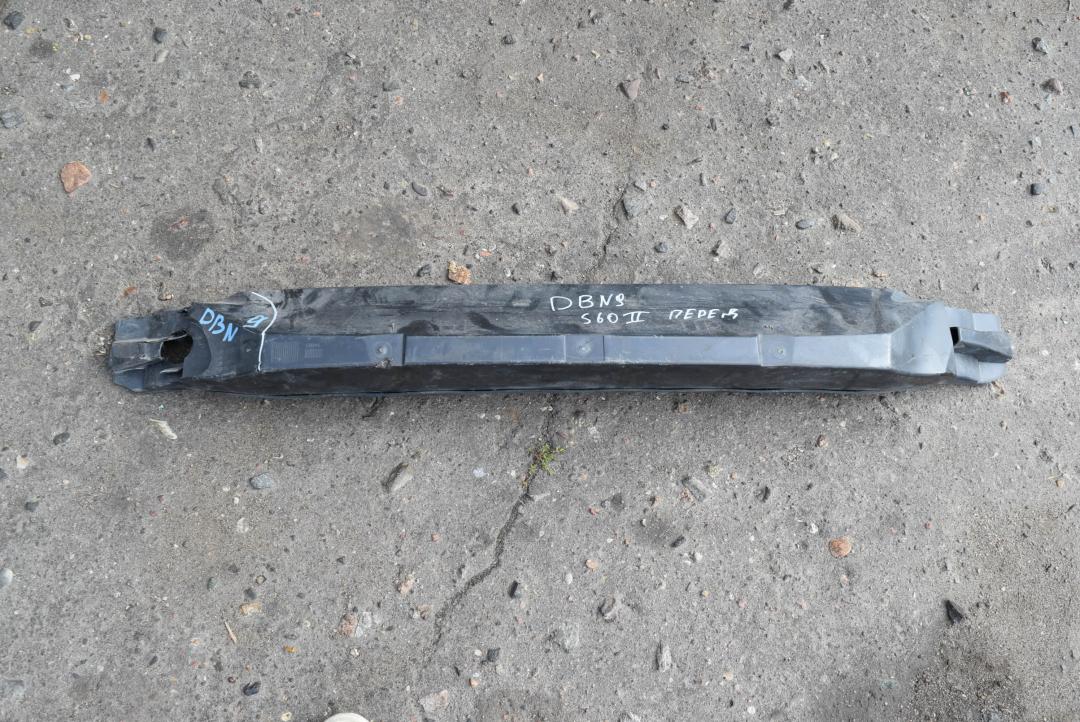 усилитель бампера переднего Volvo S60 2 поколение 2012, 2.0 л., D 5204 T3, дизель, МКПП, седан, передний привод, правый руль, 31323427 - фото №1