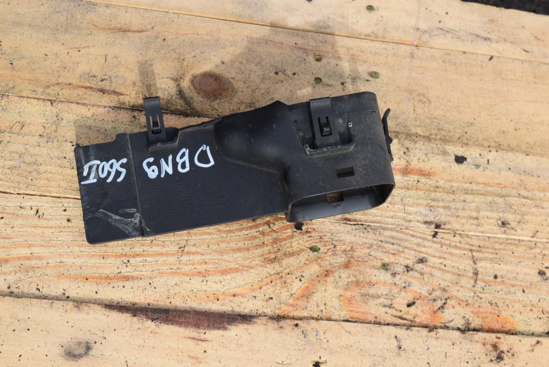 планка под капот Volvo S60 2 поколение 2012, 2.0 л., D 5204 T3, дизель, МКПП, седан, передний привод, правый руль, 30796474 - фото №1