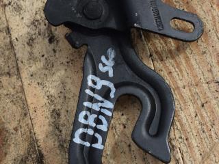 захватный крюк капота Volvo S60 2 поколение 2012, 2.0 л., D 5204 T3, дизель, МКПП, седан, передний привод, правый руль, 31218611