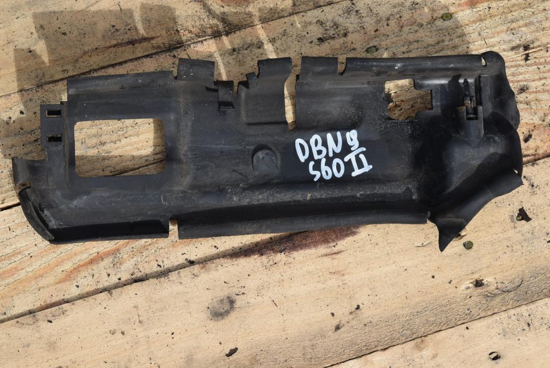 воздуховод (дефлектор) радиатора Volvo S60 2 поколение 2012, 2.0 л., D 5204 T3, дизель, МКПП, седан, передний привод, правый руль, 31383125 - фото №1