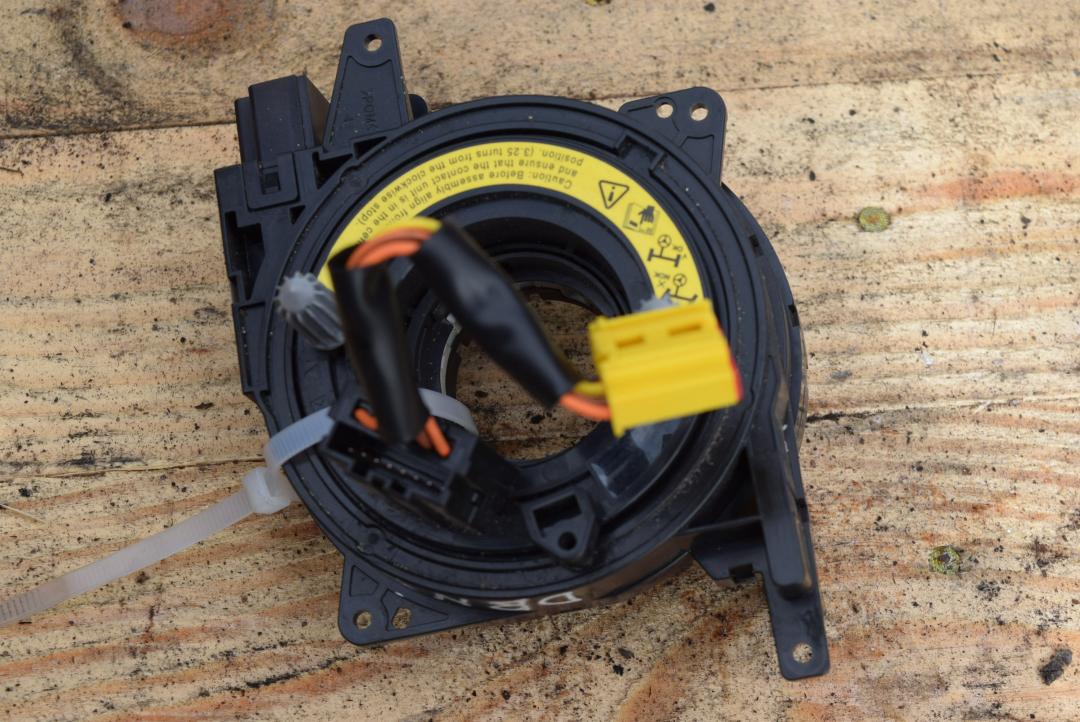 шлейф руля Volvo S60 2 поколение 2012, 2.0 л., D 5204 T3, дизель, МКПП, седан, передний привод, правый руль, 31343218 - фото №1