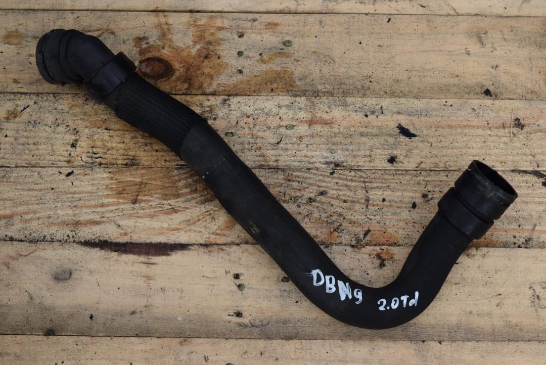 патрубок (трубопровод, шланг) Volvo S60 2 поколение 2012, 2.0 л., D 5204 T3, дизель, МКПП, седан, передний привод, правый руль - фото №1