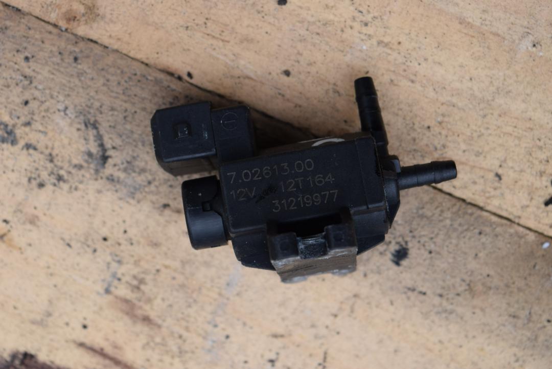 электромагнитный клапан Volvo S60 2 поколение 2012, 2.0 л., D 5204 T3, дизель, МКПП, седан, передний привод, правый руль, 31219977, 70261300 - фото №1