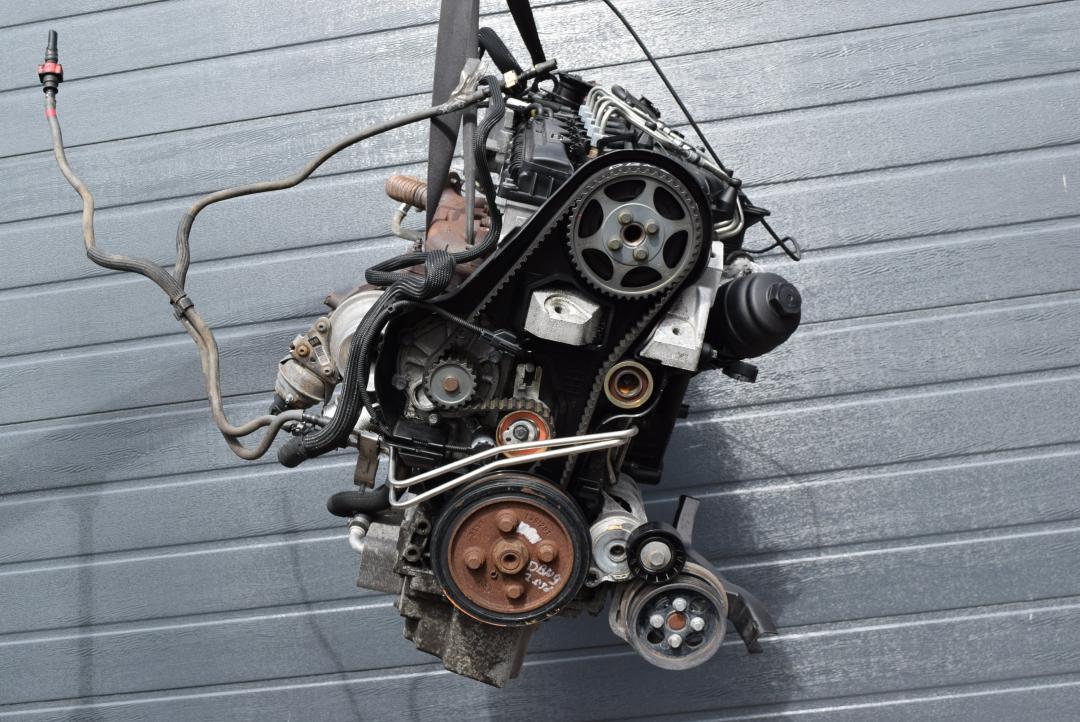 двигатель Volvo S60 2 поколение 2012, 2.0 л., D 5204 T3, дизель, МКПП, седан, передний привод, правый руль, D5204T3 - фото №1