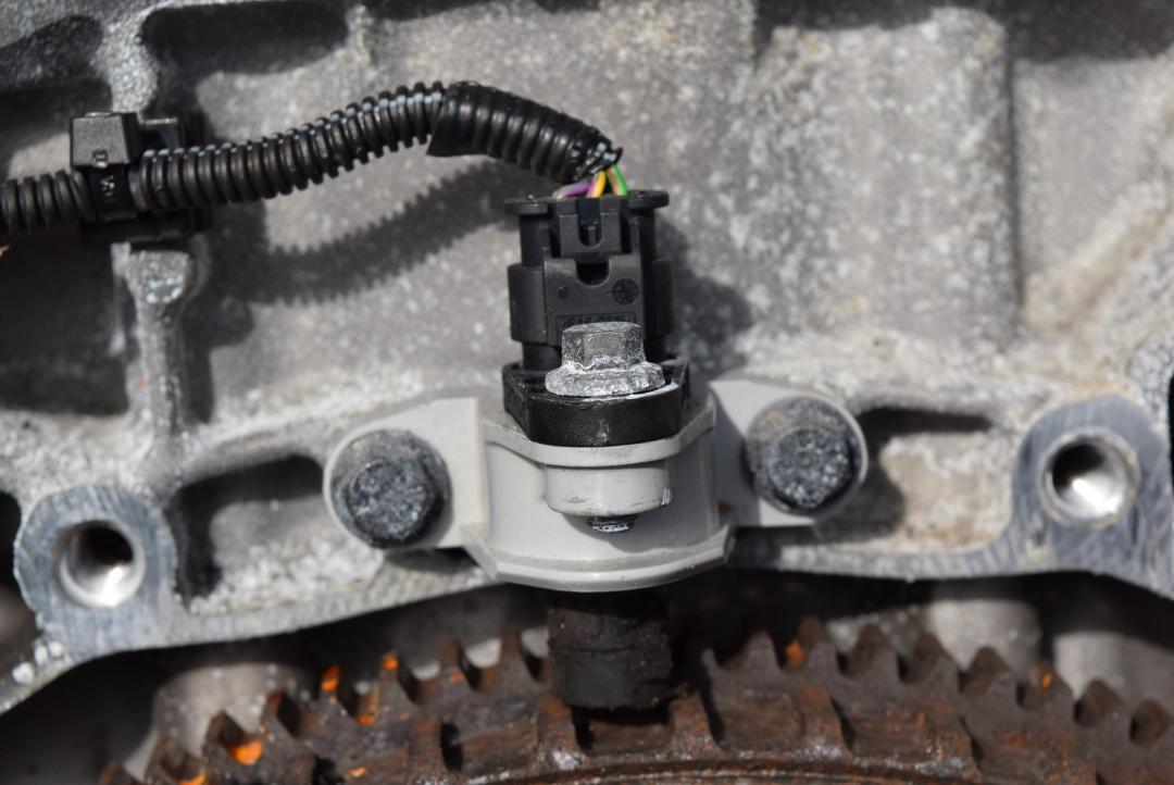 датчик коленвала Volvo S60 2 поколение 2012, 2.0 л., D 5204 T3, дизель, МКПП, седан, передний привод, правый руль - фото №1