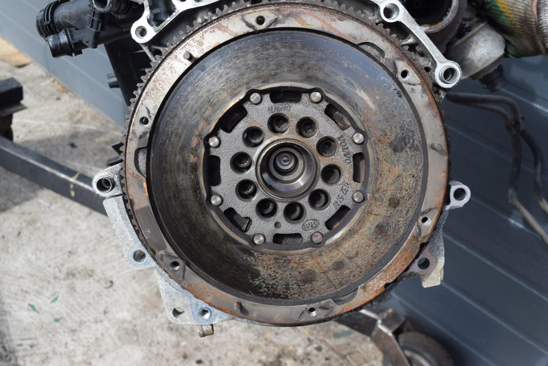 маховик Volvo S60 2 поколение 2012, 2.0 л., D 5204 T3, дизель, МКПП, седан, передний привод, правый руль, 31325140 - фото №1