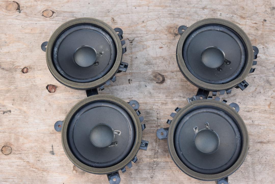 динамик двери Volvo S60 2 поколение 2012, 2.0 л., D 5204 T3, дизель, МКПП, седан, передний привод, правый руль, 30657445 - фото №1