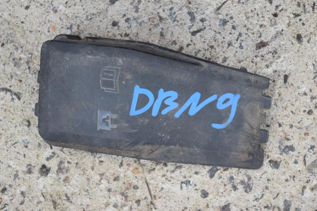 крышка блока предохранителей Volvo S60 2 поколение 2012, 2.0 л., D 5204 T3, дизель, МКПП, седан, передний привод, правый руль, 31346538 - фото №1