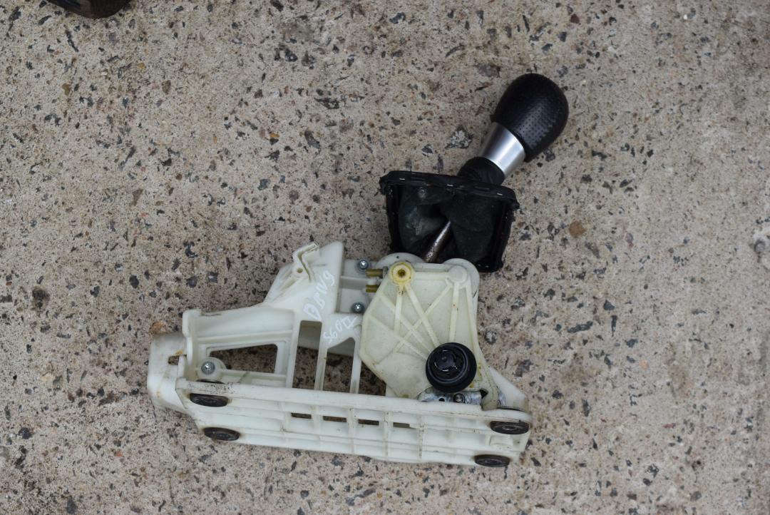 кулиса Volvo S60 2 поколение 2012, 2.0 л., D 5204 T3, дизель, МКПП, седан, передний привод, правый руль, 31325553 - фото №1