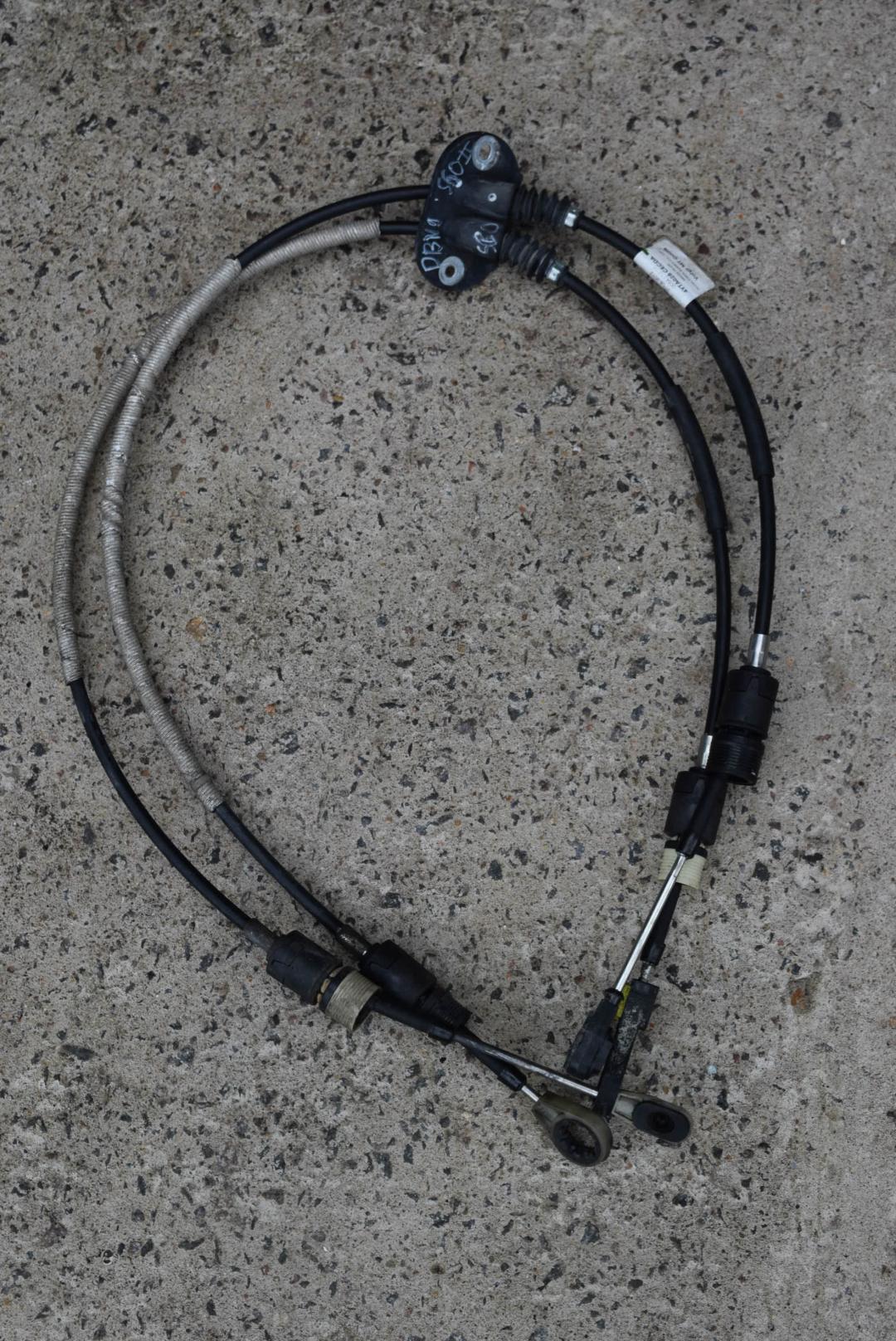 трос кулисы КПП Volvo S60 2 поколение 2012, 2.0 л., D 5204 T3, дизель, МКПП, седан, передний привод, правый руль, 31325365 - фото №1