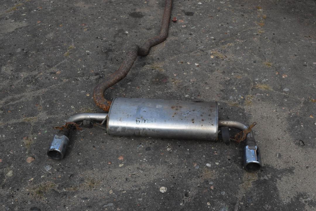 глушитель Volvo S60 2 поколение 2012, 2.0 л., D 5204 T3, дизель, МКПП, седан, передний привод, правый руль, 645970 - фото №1