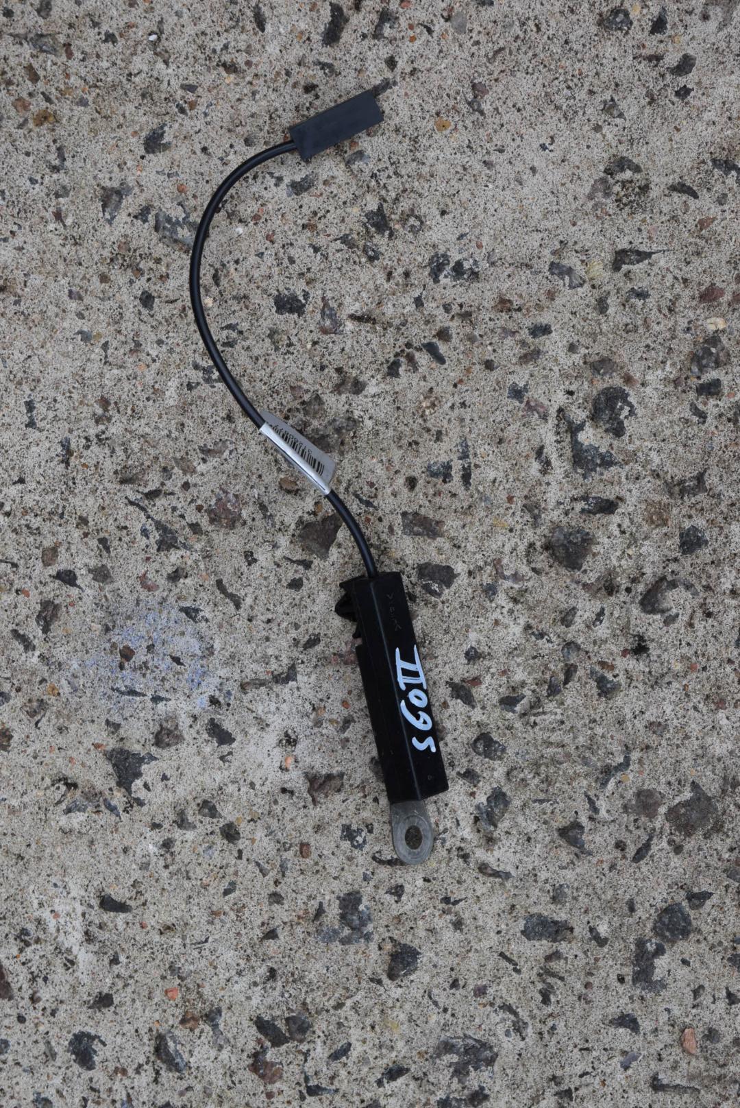 усилитель антенны Volvo S60 2 поколение 2012, 2.0 л., D 5204 T3, дизель, МКПП, седан, передний привод, правый руль, 31260877 - фото №1