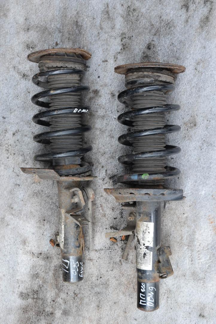 амортизатор передний Volvo S60 2 поколение 2012, 2.0 л., D 5204 T3, дизель, МКПП, седан, передний привод, правый руль, 31277201 - фото №1