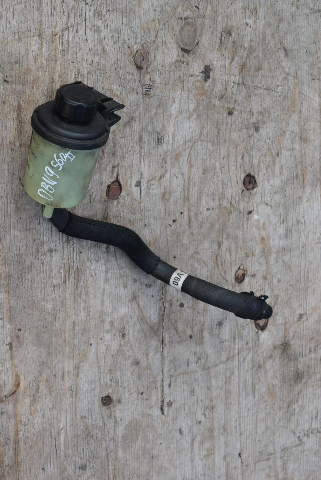 бачок гидроусилителя Volvo S60 2 поколение 2012, 2.0 л., D 5204 T3, дизель, МКПП, седан, передний привод, правый руль, 31302576, 31329045 - фото №1