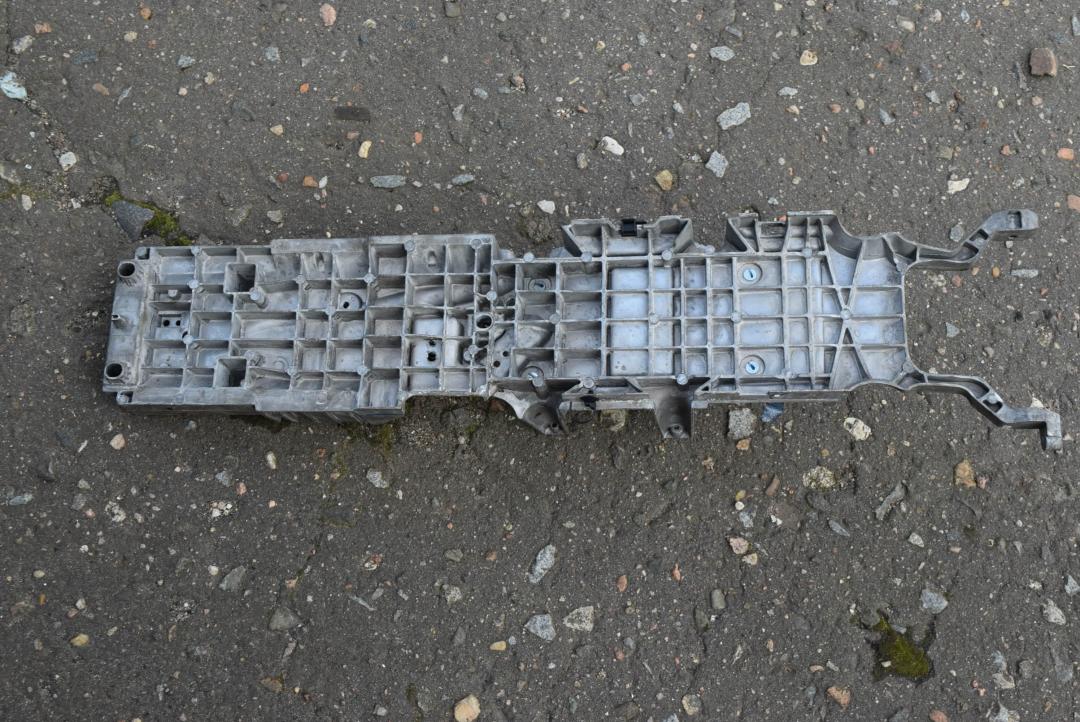 кронштейн (крепление) Volvo S60 2 поколение 2012, 2.0 л., D 5204 T3, дизель, МКПП, седан, передний привод, правый руль, 1284828 - фото №1