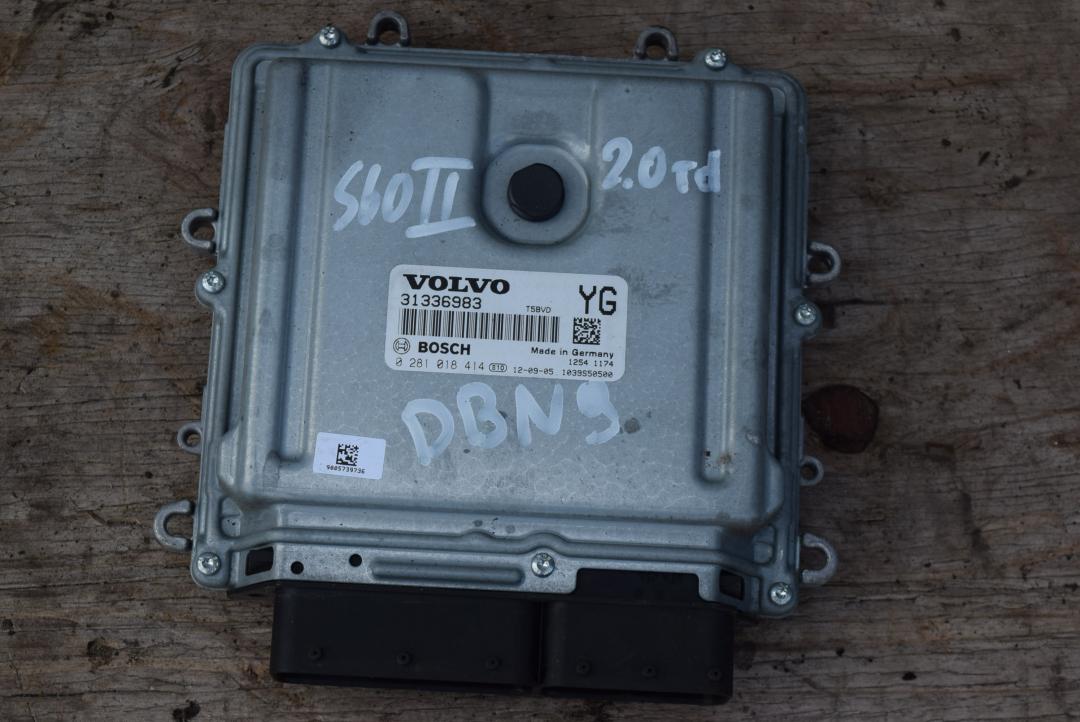 блок управления двигателем Volvo S60 2 поколение 2012, 2.0 л., D 5204 T3, дизель, МКПП, седан, передний привод, правый руль, 31336983, 0281018414 - фото №1