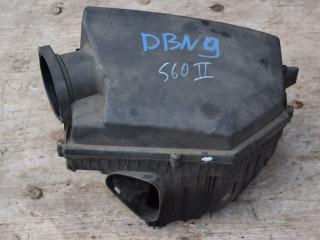 корпус воздушного фильтра Volvo S60 2 поколение 2012, 2.0 л., D 5204 T3, дизель, МКПП, седан, передний привод, правый руль, 8659960