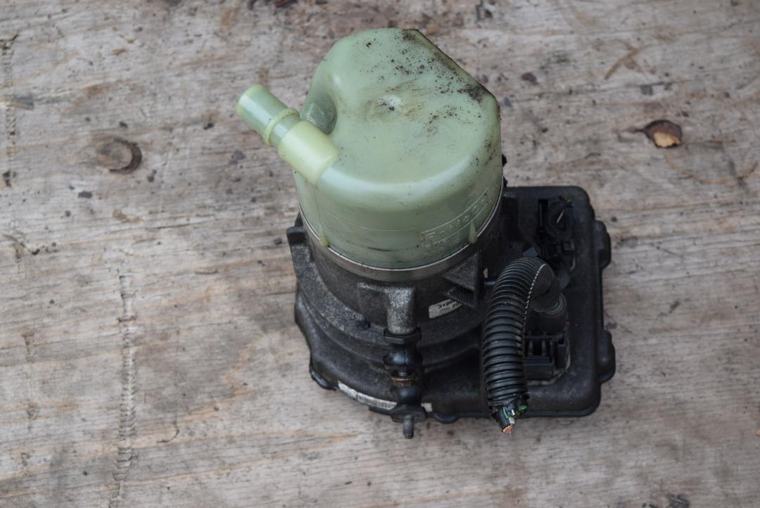 электрогидроусилитель руля Volvo S60 2 поколение 2012, 2.0 л., D 5204 T3, дизель, МКПП, седан, передний привод, правый руль, 31360493 - фото №1